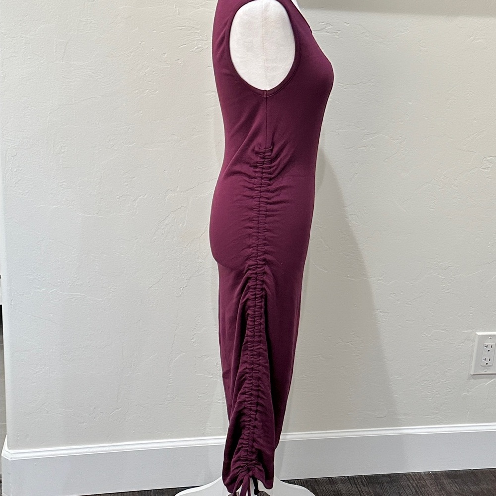 Savvi Sleeveless Burgundy Dress w/side Ruching - Picture 4 of 7